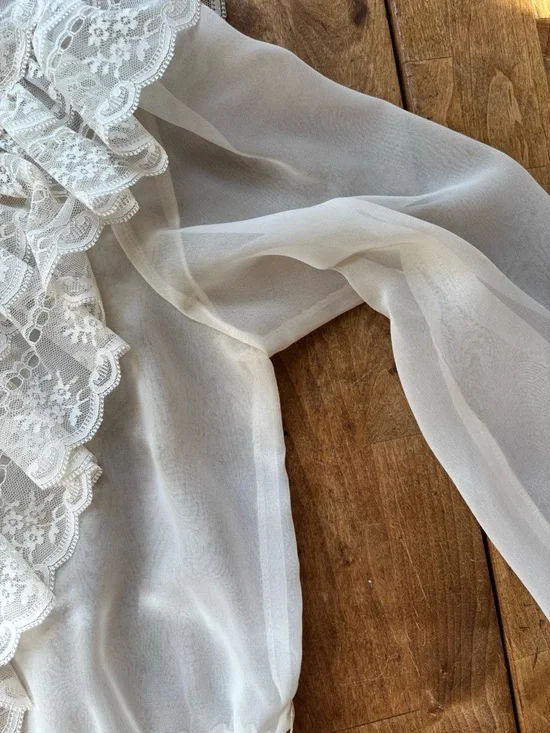 Vintage Victorian-Inspired Blouse - Picture 7 of 11